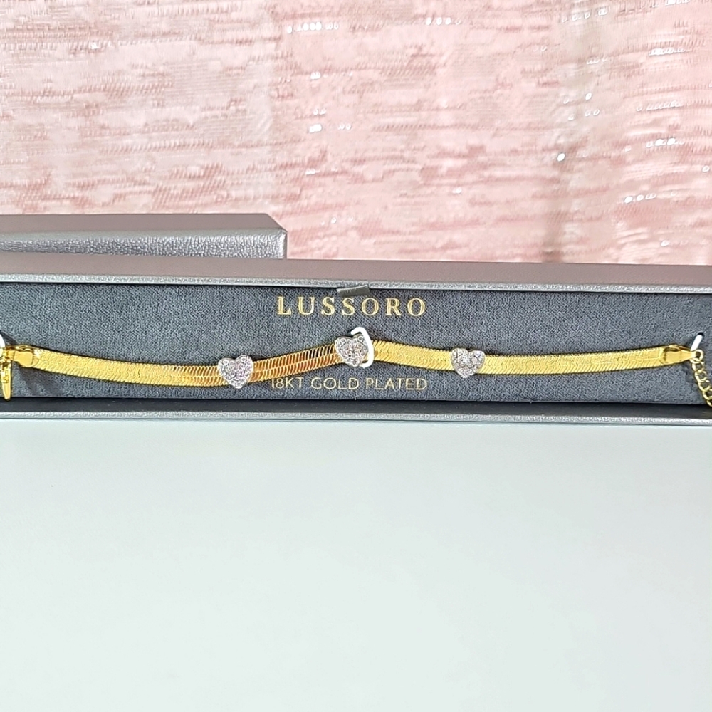 LUSSORO  18k Gold Plated Heart Bracelet Beautiful & Elegant 7" New In Box N17